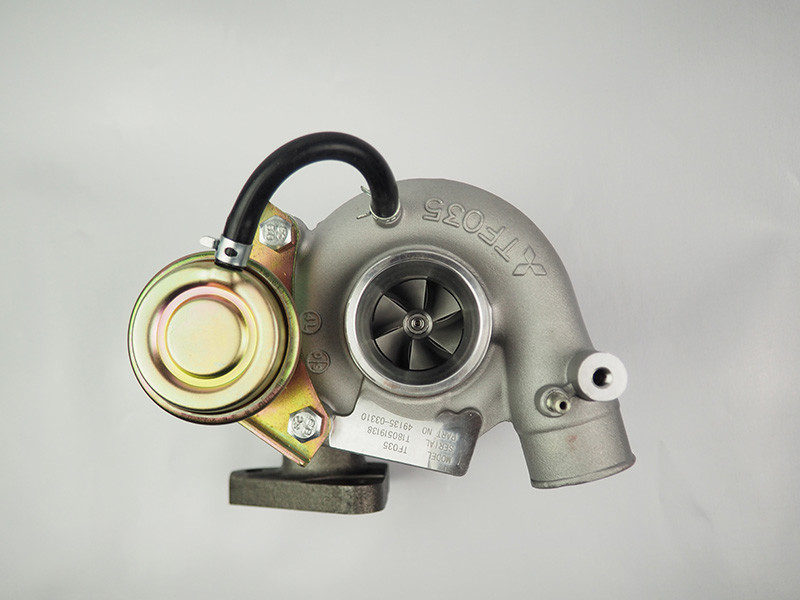 Maschine TF035HM Mitsubishi Turbocharger 49135-03300 49135-03301 49135-03311 ME202879 ME190511 4M40
